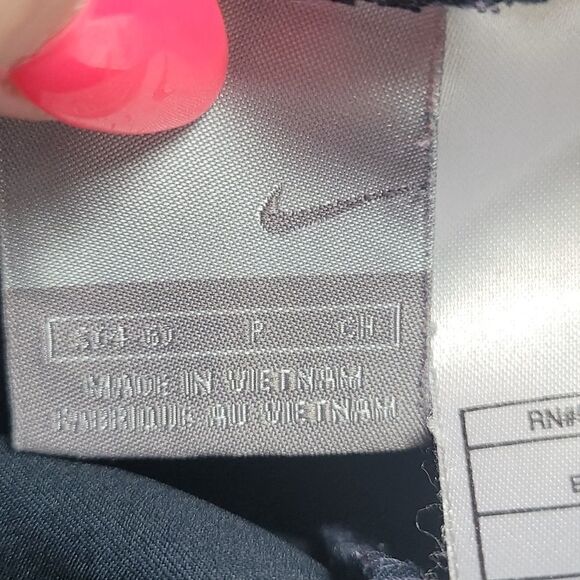 Rare Nike navy shorts - Picture 4 of 7